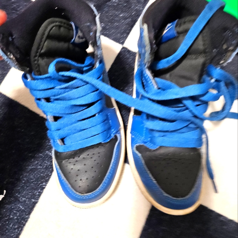 Jordan 1 of marina blue/black